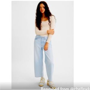 New Levi's Premium Wide Leg Cropped Jeans Light Wash